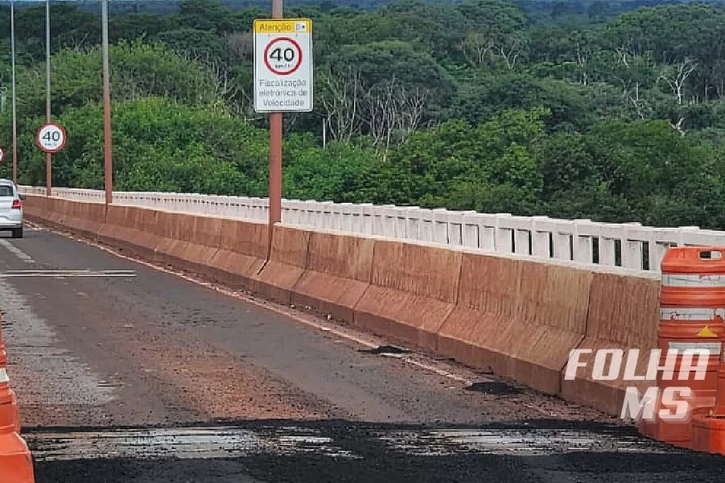 ponte rio paraguai2 Travessia por balsas no Rio Paraguai