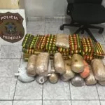 Dois homens são presos pela PF com 61,8kg de maconha em ônibus que saía de Corumbá