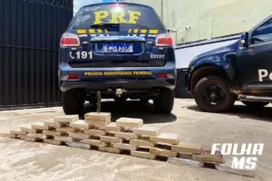Leia mais sobre o artigo Motorista de caminhão é preso pela PRF transportando 35 Kg de pasta base na BR-262