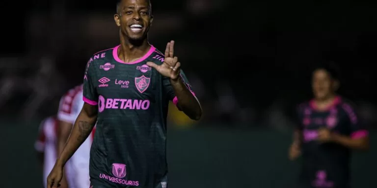 Fluminense tenta manter liderança do Carioca diante do Sampaio Corrêa