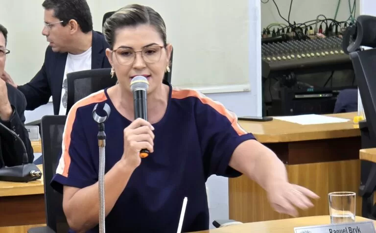 Vereadora cobra informações sobre coleta e cobrança do lixo hospitalar na cidade