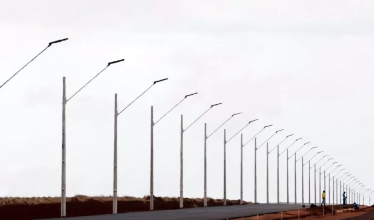 Energia solar impulsiona expansão da iluminação pública em MS