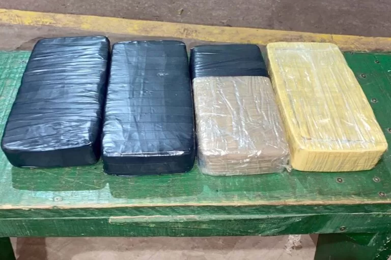 Passageiro é preso com cocaína escondida em poltrona de ônibus em Corumbá