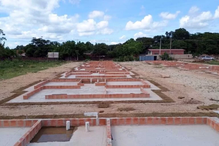 Lote Urbanizado: Construção das casas populares termina base das residências em Ladário