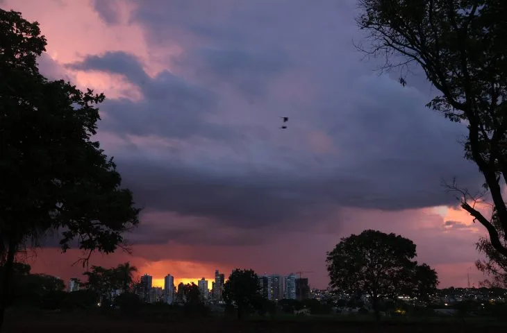 Leia mais sobre o artigo Semana começa com previsão de chuvas e temperaturas de até 34ºC em Mato Grosso do Sul