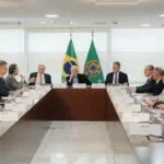 Governo e montadoras debatem produção de carros bioelétricos no Brasil