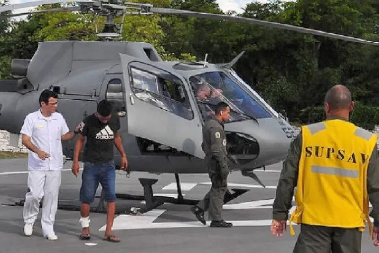 Marinha resgata homem picado por cobra em fazenda no Pantanal