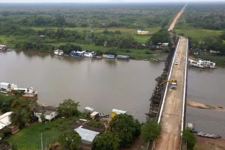 Ponte do Passo do Lontra: Iluminação LED solar garante segurança e beleza no Pantanal