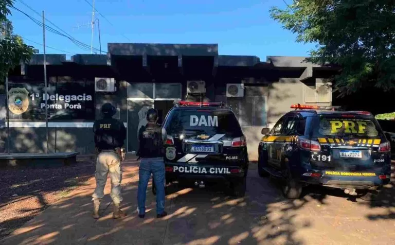 PRF preso em MS por espancar namorada grávida é demitido pelo Ministério da Justiça