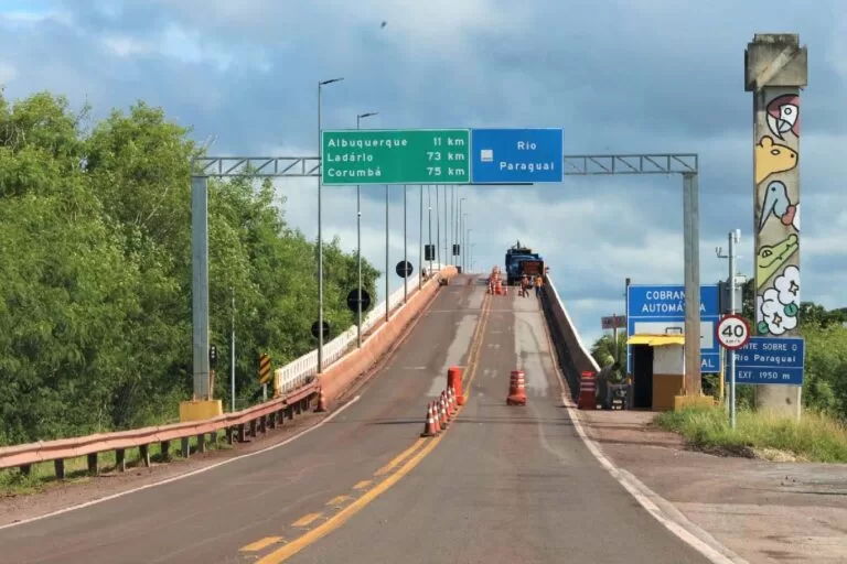 Após 17 horas, termina interdição para reparos na ponte sobre o Rio Paraguai