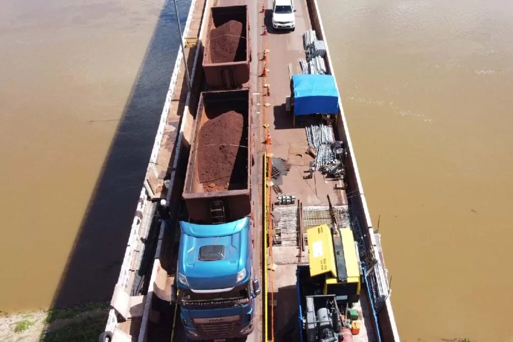 interdicao ponte2 ponte sobre o Rio Paraguai