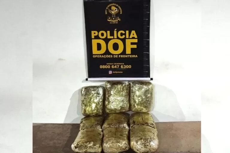 Adolescente de 15 anos é detido com 5,725 kg de skank em bloqueio da BR-262
