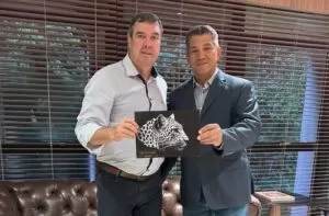 Leia mais sobre o artigo Empresários interessados no Pantanal convidam Riedel para experiência em safári na África