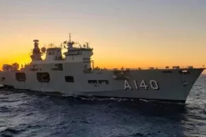 Leia mais sobre o artigo Marinha envia maior navio de guerra da América Latina para auxiliar população do Rio Grande do Sul