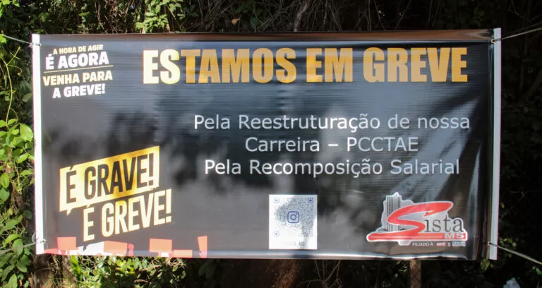 Docentes da UFMS aderem à greve por reajuste salarial e melhores condições de trabalho