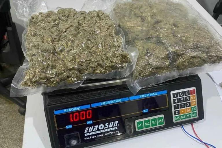 Exército flagra adolescente com droga escondida junto ao corpo em Corumbá