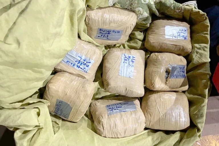 Maconha escondida em mala: Passageiro de ônibus é detido pelo Exército em Corumbá