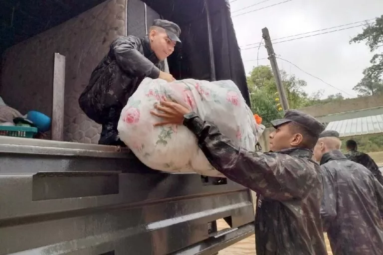 Operação de socorro mobiliza 626 militares em 19 municípios do RS