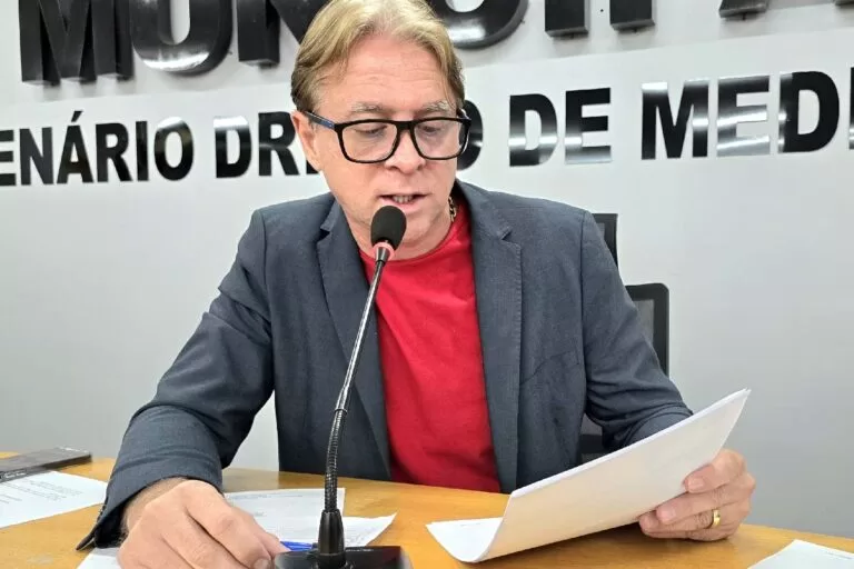 Vereador propõe melhorias na escadaria que conecta o centro ao Bairro Cervejaria