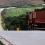 Governo de MS anuncia construção da 1ª rodovia de concreto do estado