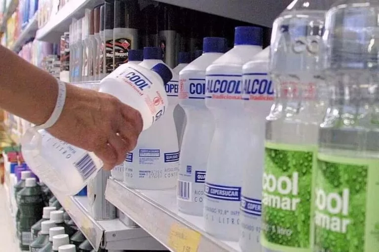 Proibição da vende a de álcool 70% já está em vigor