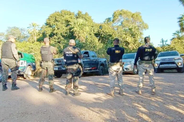 PRF prende trio com carros roubados e recupera veículos em Corumbá
