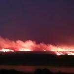 Incêndio atinge vegetação as margens do Rio Paraguai em Corumbá