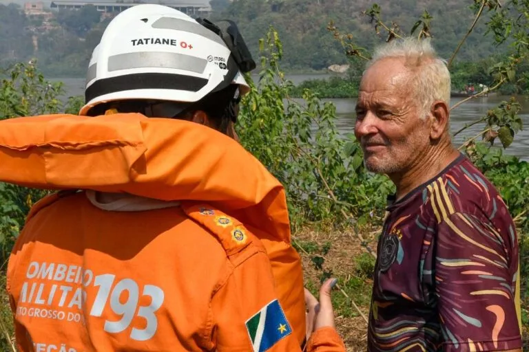 Bombeiros combatem incêndios e emocionam resgatados no Pantanal