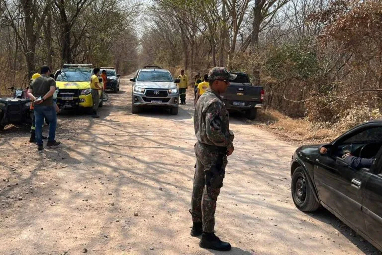 Blitz educativa na APA Baía Negra conscientiza visitantes sobre queimadas