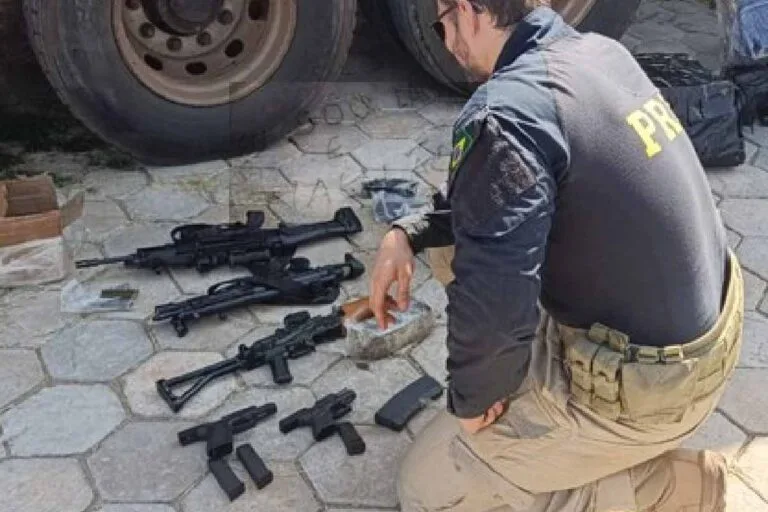 Carregamento de Maconha e arsenal são apreendidos em caminhão de abóboras em MS