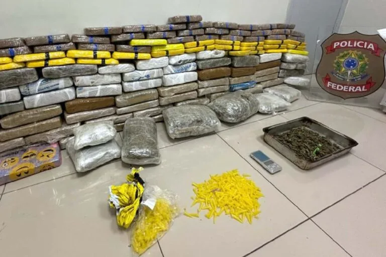 PF aprende mais de 120 kg de entorpecentes na parte alta de Corumbá