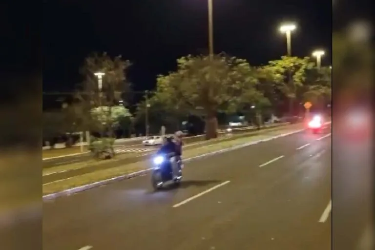 Motociclista é detido após tentar fugir de abordagem pela contramão em avenida de Campo Grande