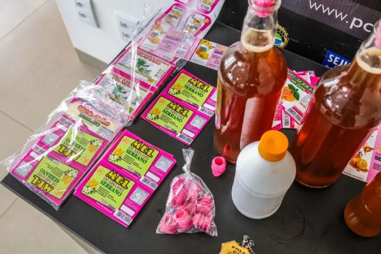 Homem é preso por produzir mel falsificado por mais de 20 anos em MS