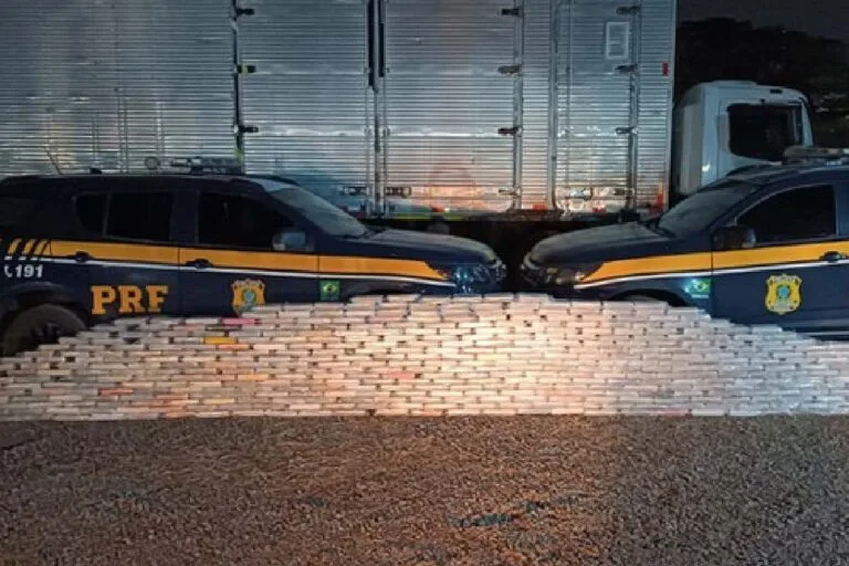 PRF apreende mais de 500 kg de cocaína em caminhão na BR-163 em Campo Grande