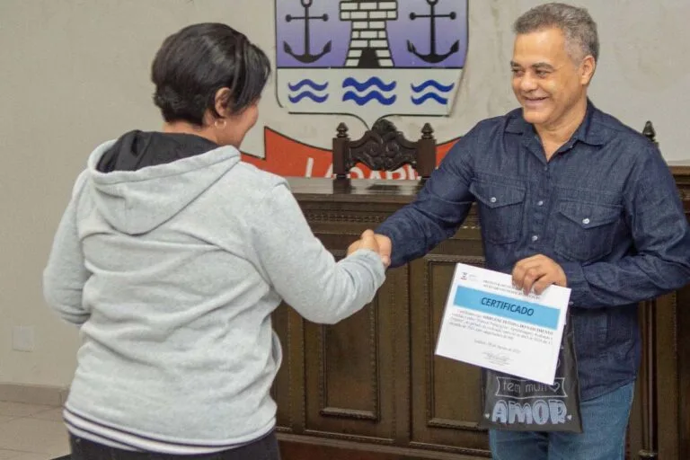 Professores da REME em Ladário recebem certificados de formação