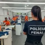 De moda fitness a uniformes: detentos atuam na indústria de confecção dentro de presídio em MS