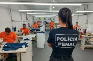 Leia mais sobre o artigo De moda fitness a uniformes: detentos atuam na indústria de confecção dentro de presídio em MS