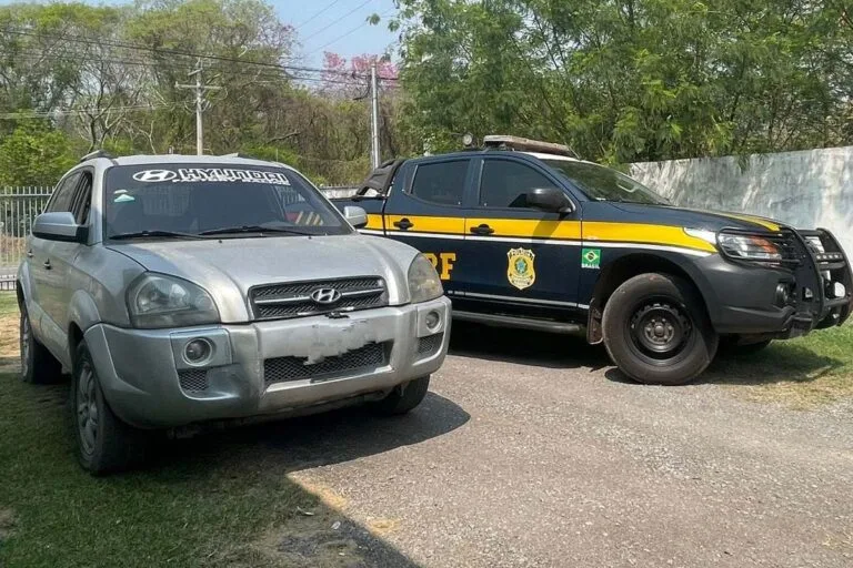 Estrangeira é detida pela PRF com veículo roubado na BR-262 em Corumbá