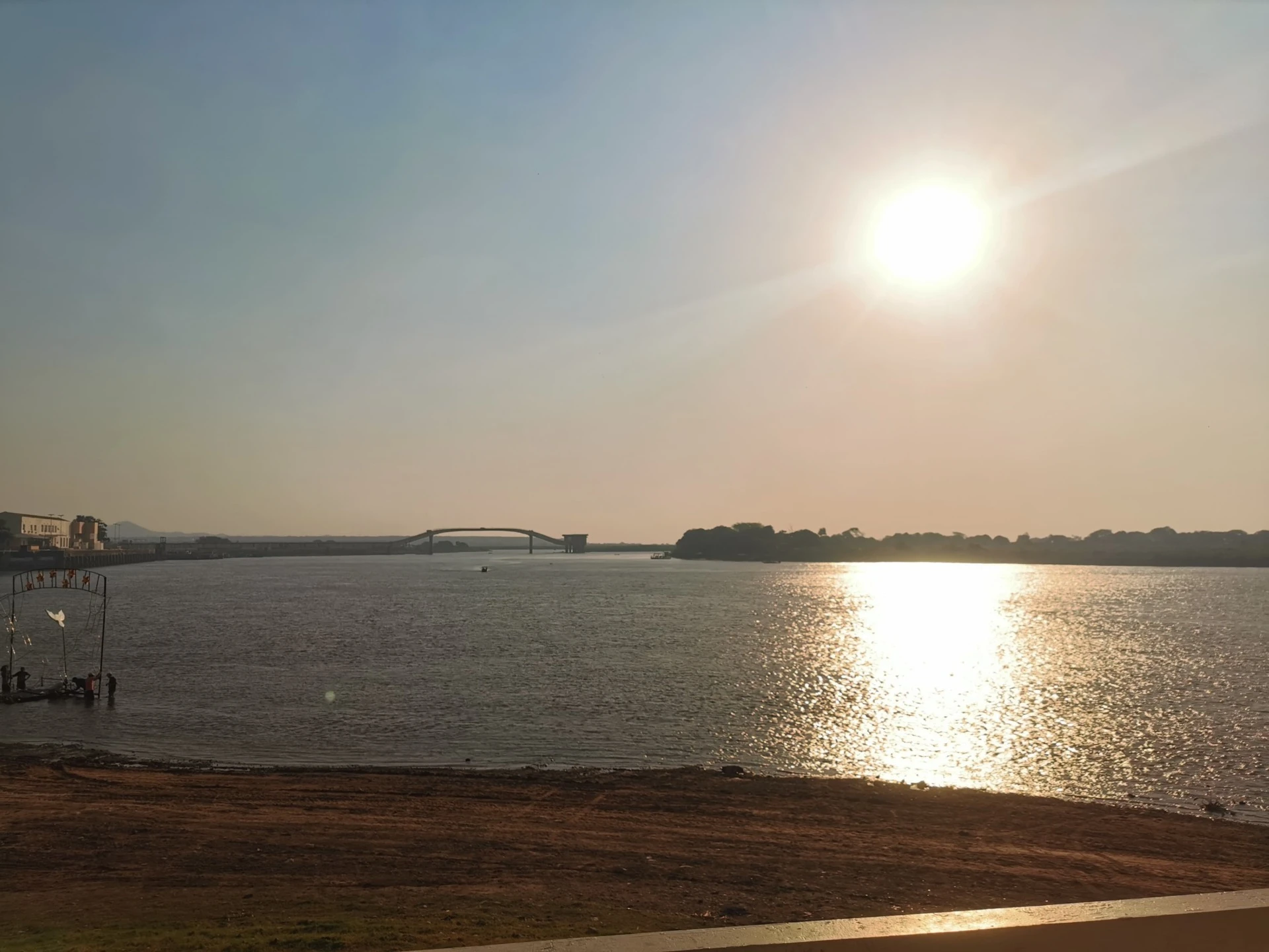 Você está visualizando atualmente Previsão de sol e baixa umidade nesta quinta-feira em MS