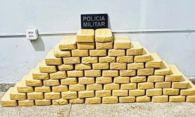 Polícia Militar apreende mais de 70 kg de droga em abordagem a carro boliviano em Corumbá