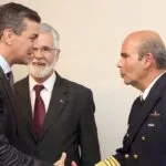 Marinha do Brasil entrega cartas náuticas da Hidrovia Paraguai-Paraná à Armada Paraguaia