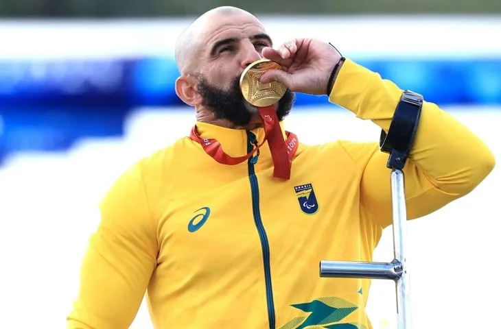 Você está visualizando atualmente Sul-mato-grossense Fernando Rufino é ouro na paracanoagem em Paris