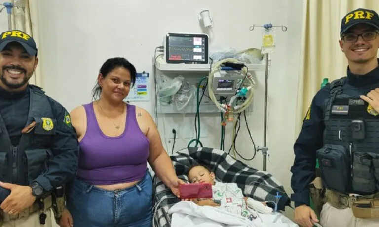 Bebê com parada respiratória é salvo por PRF na BR-262 | vídeo