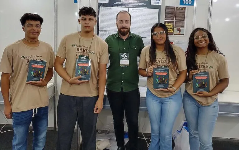 FETEC-MS: Jovens Pesquisadores de Corumbá Debatem Racismo e Educação