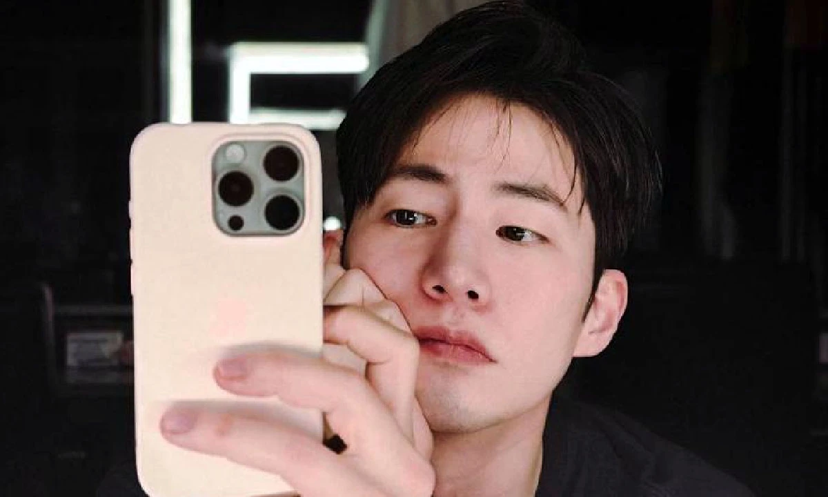 Leia mais sobre o artigo Morre aos 39 anos o ator e modelo sul-coreano Song Jae-rim