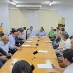 Prefeito eleito de Corumbá discute transição e orçamento em reunião com vereadores 