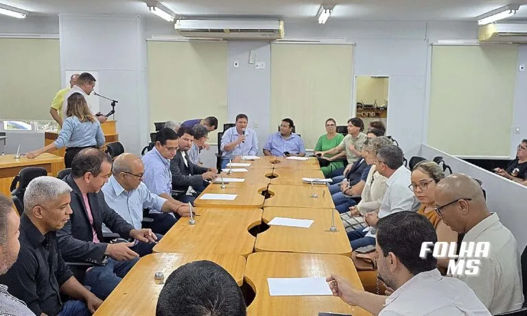 Prefeito eleito de Corumbá discute transição e orçamento em reunião com vereadores 