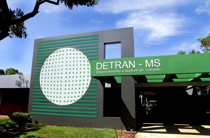 Leia mais sobre o artigo Serviços digitais do Detran-MS ficam disponíveis 24 horas nos recessos de Natal e Ano Novo