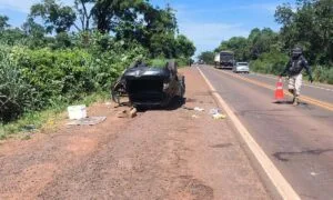 Leia mais sobre o artigo Motorista morre em capotamento na BR-262 em Terenos
