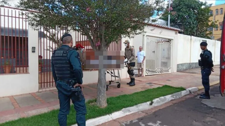 Homem em situação de rua é esfaqueado em briga no Centro de Campo Grande